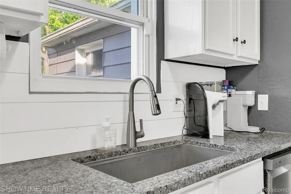 3444 Maple Street Port Huron City, MI 48060