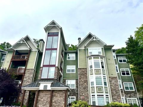 2000 Olde Eastwood Village Boulevard #305
