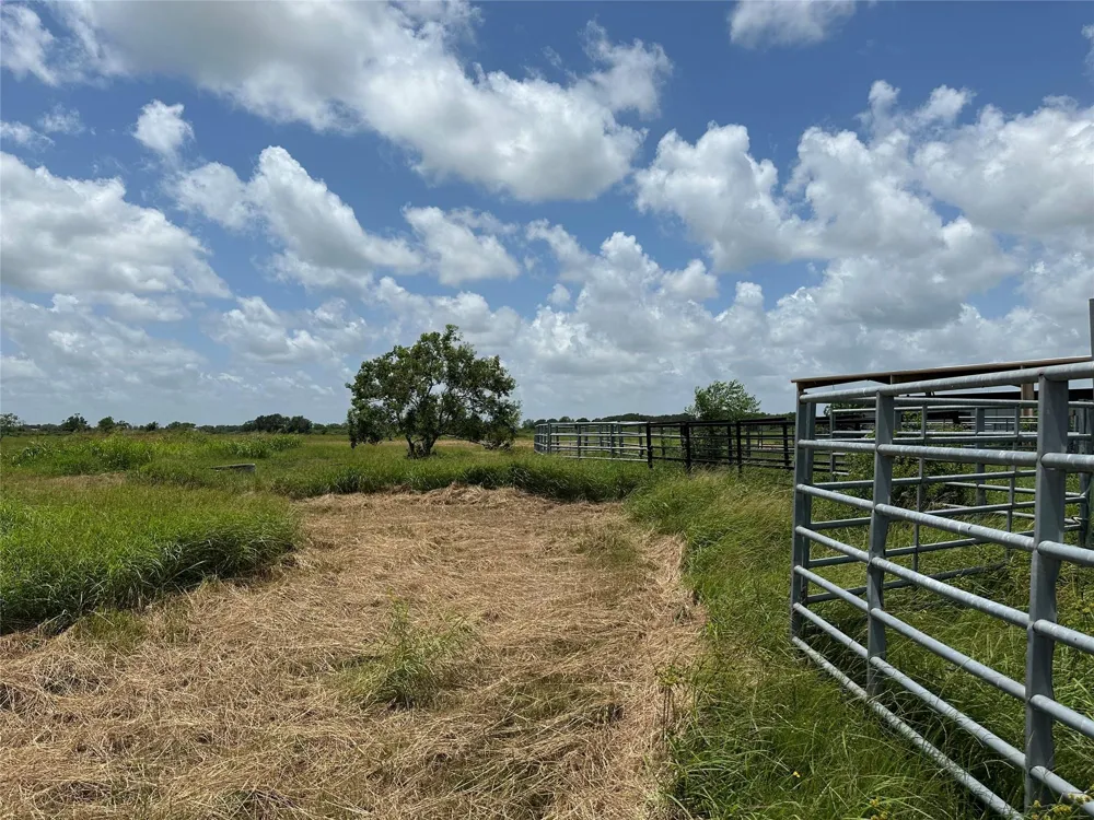 775 S Fm 441 Road Louise, TX 77455