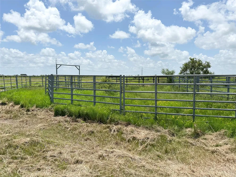 775 S Fm 441 Road Louise, TX 77455
