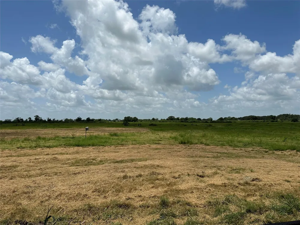 775 S Fm 441 Road Louise, TX 77455