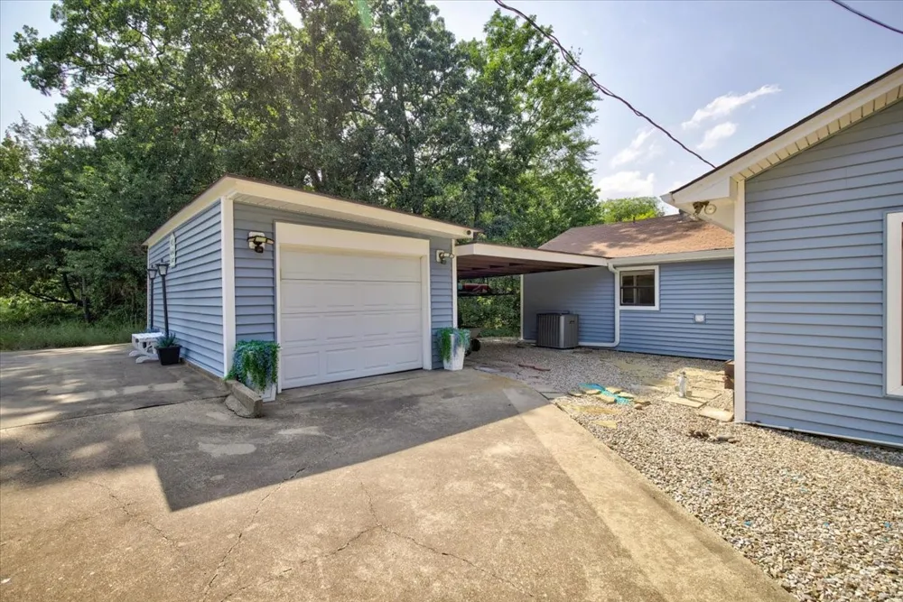 913 Keoki Court Tool, TX 75143