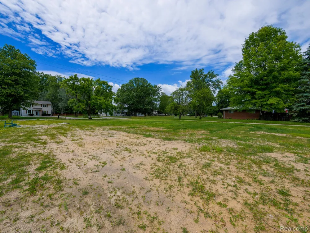 8805 Cogswell Street Romulus City, MI 48174