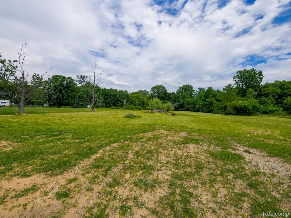 8805 Cogswell Street Romulus City, MI 48174
