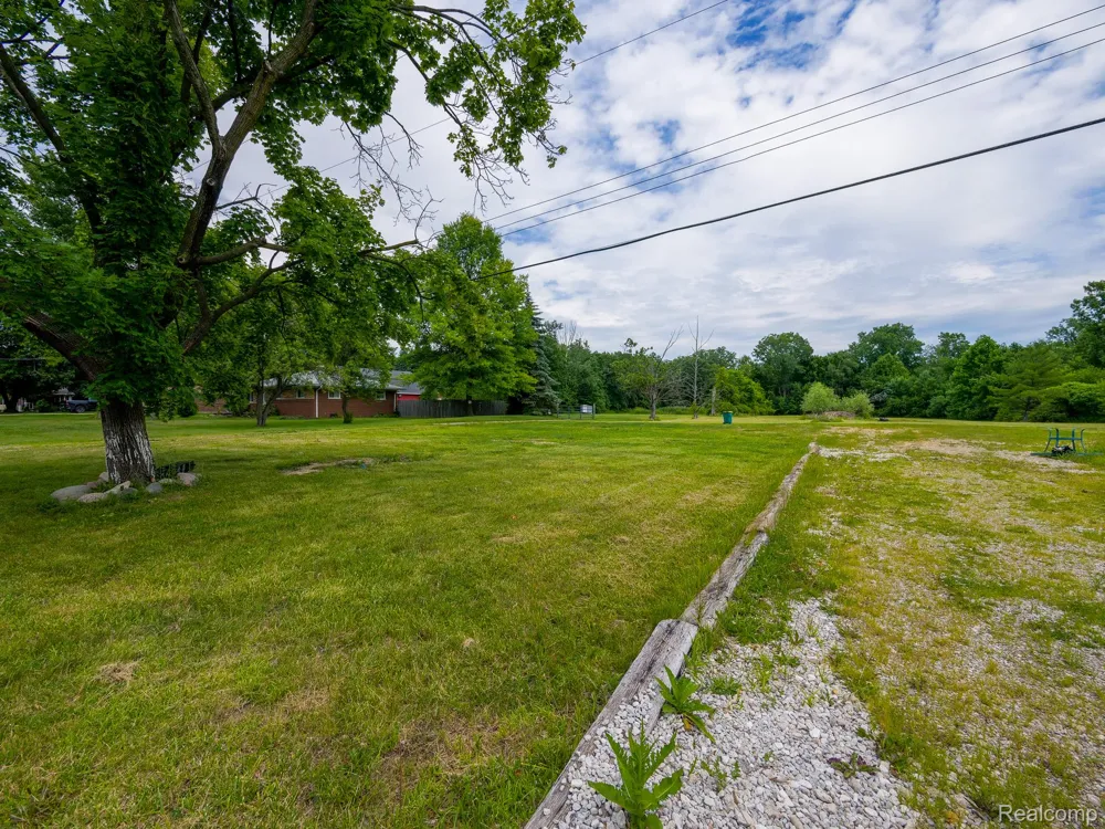 8805 Cogswell Street Romulus City, MI 48174