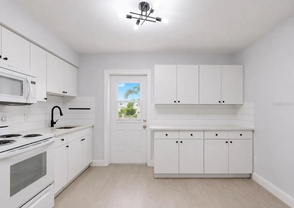 4931 VICTORIA DRIVE Cape Coral, FL 33904