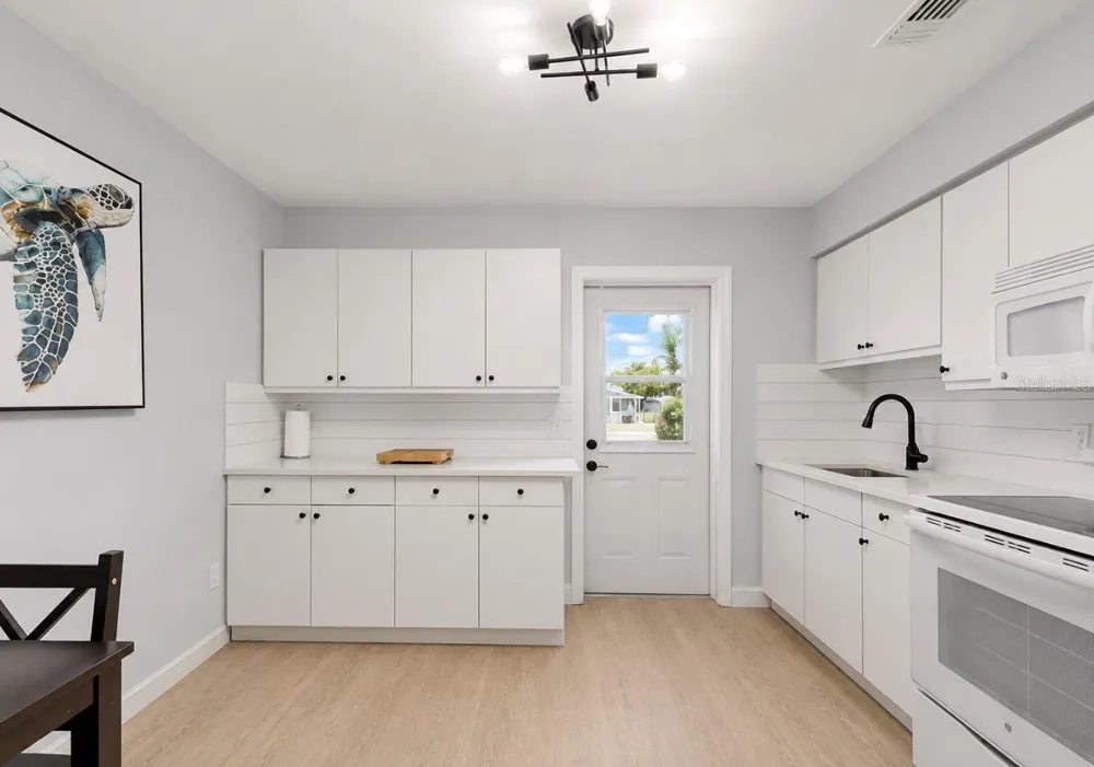 4933 VICTORIA DRIVE Cape Coral, FL 33904