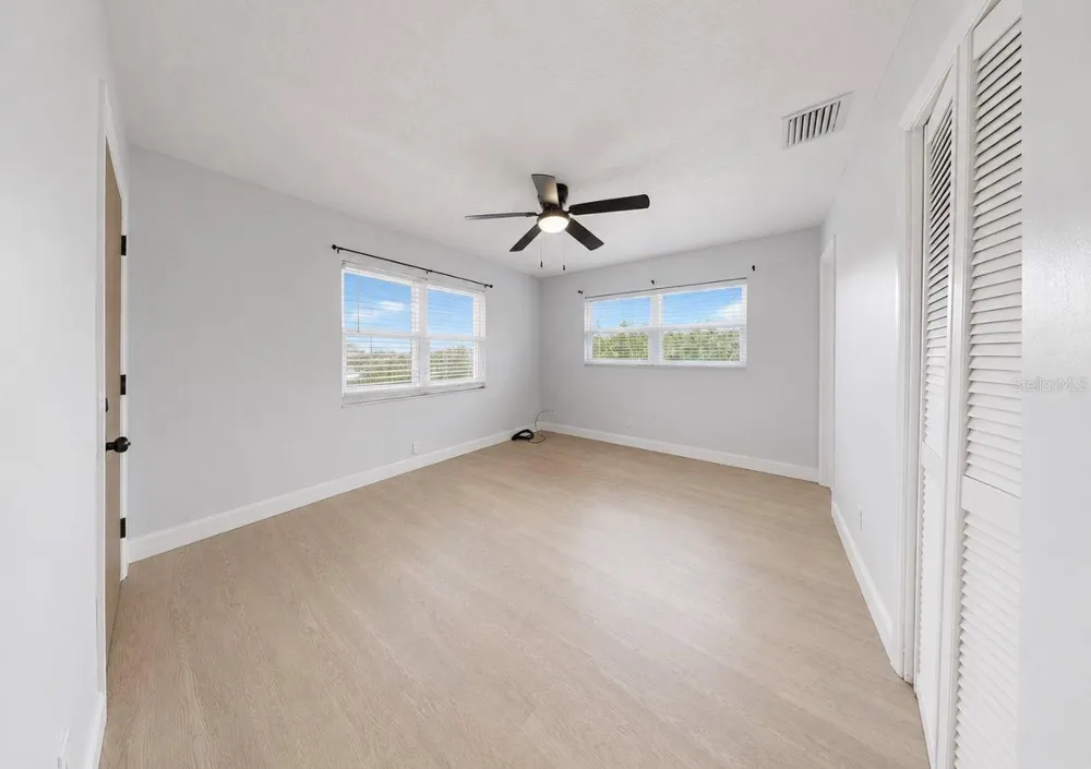 4933 VICTORIA DRIVE Cape Coral, FL 33904