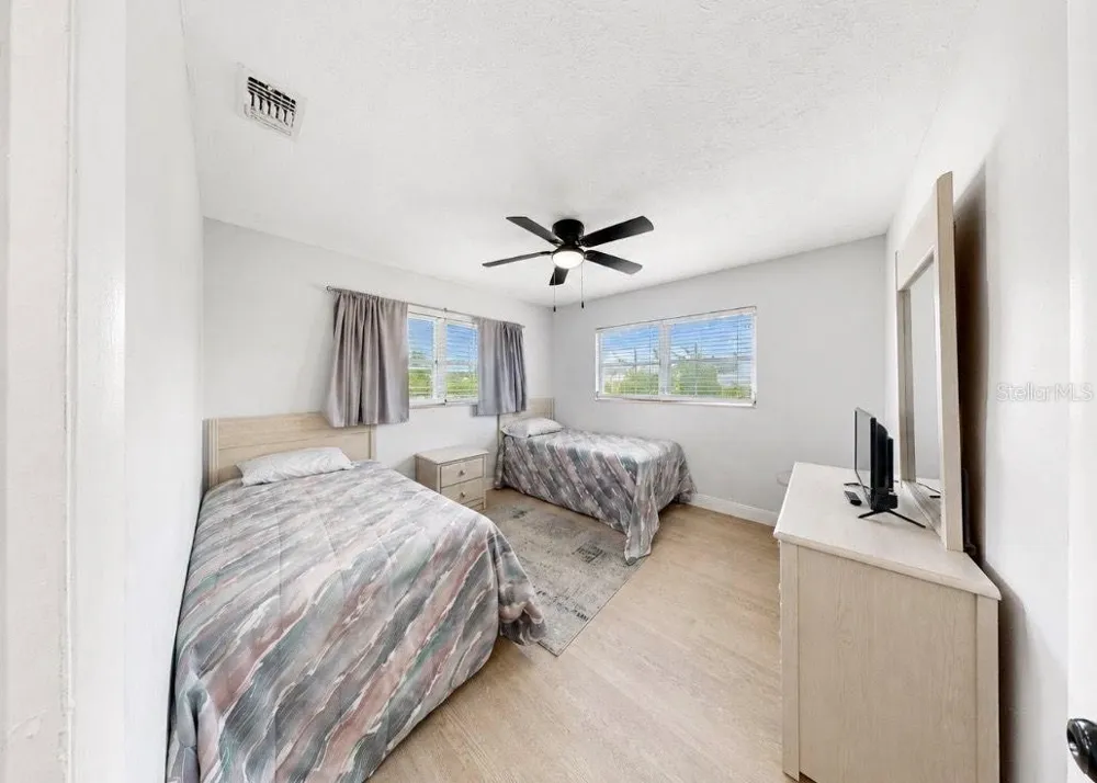 4933 VICTORIA DRIVE Cape Coral, FL 33904