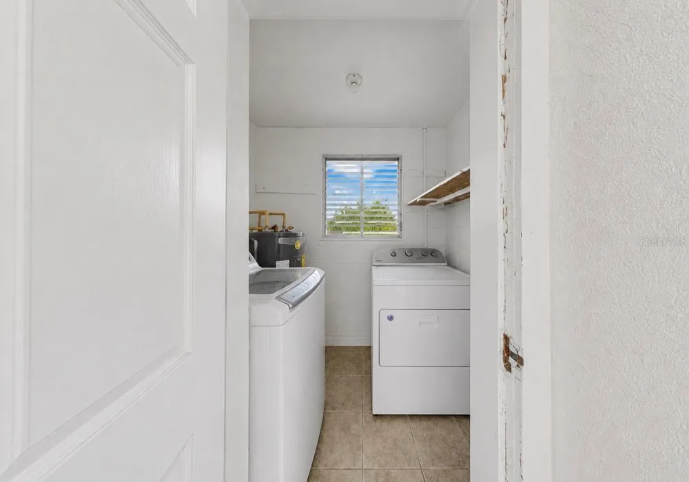 4933 VICTORIA DRIVE Cape Coral, FL 33904