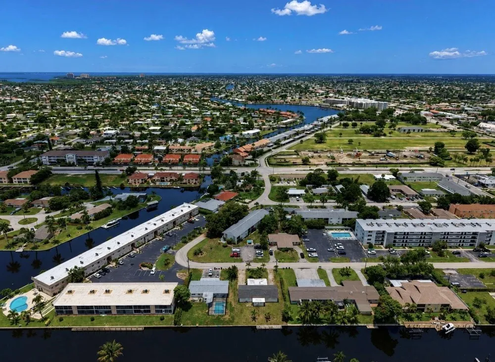 4933 VICTORIA DRIVE Cape Coral, FL 33904