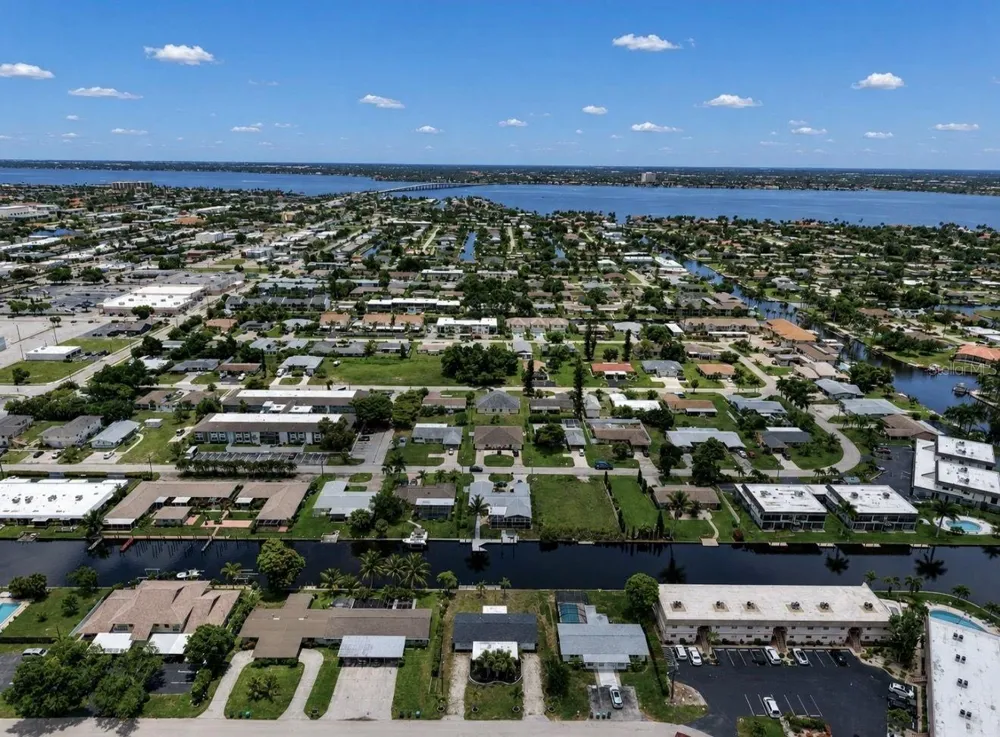 4933 VICTORIA DRIVE Cape Coral, FL 33904