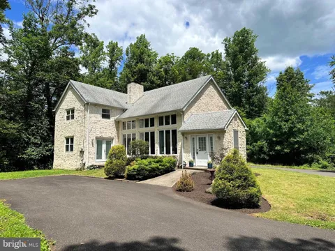 305 THOUSAND ACRE ROAD