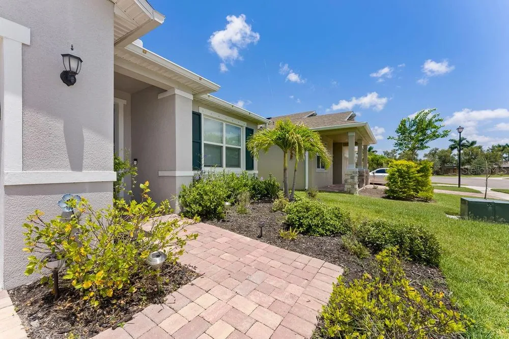 7322 34TH COURT E Sarasota, FL 34243