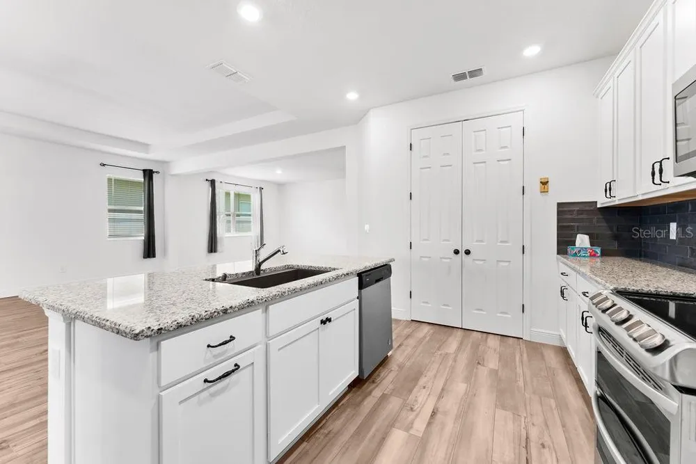 7322 34TH COURT E Sarasota, FL 34243