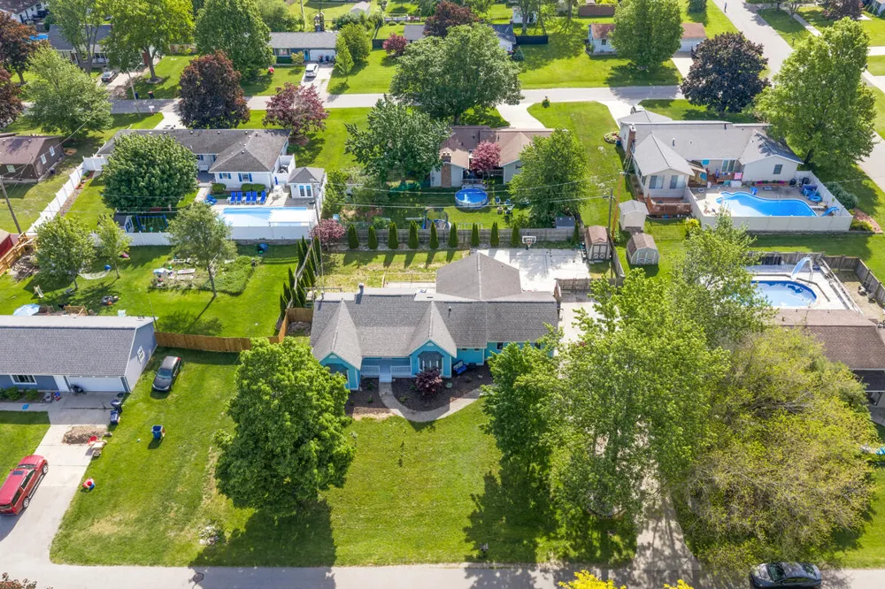 271 Glendale Street Holland City, MI 49423