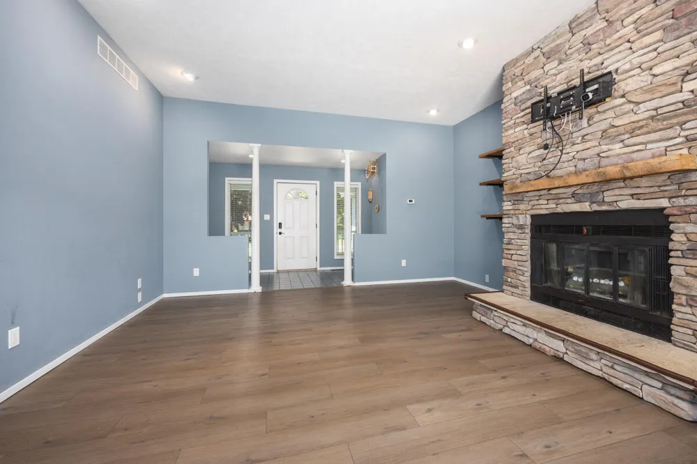 271 Glendale Street Holland City, MI 49423