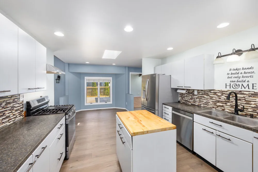 271 Glendale Street Holland City, MI 49423