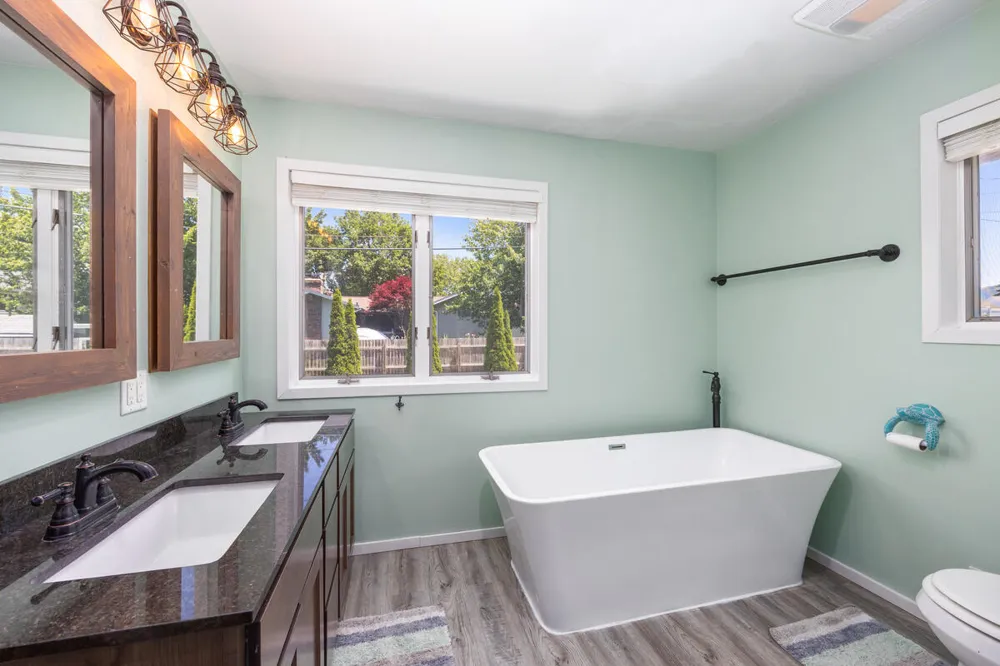 271 Glendale Street Holland City, MI 49423
