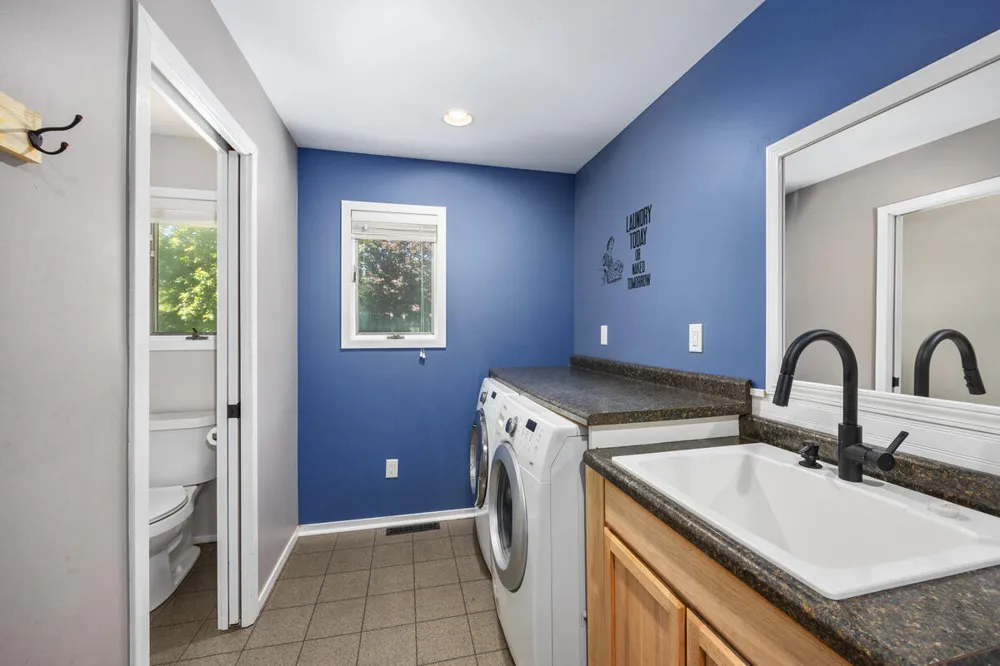 271 Glendale Street Holland City, MI 49423
