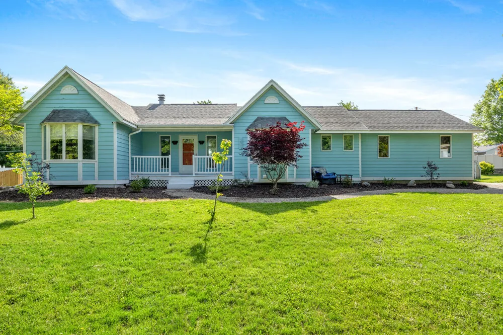 271 Glendale Street Holland City, MI 49423