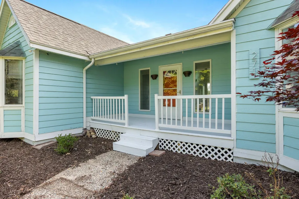 271 Glendale Street Holland City, MI 49423