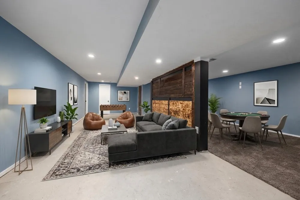 271 Glendale Street Holland City, MI 49423