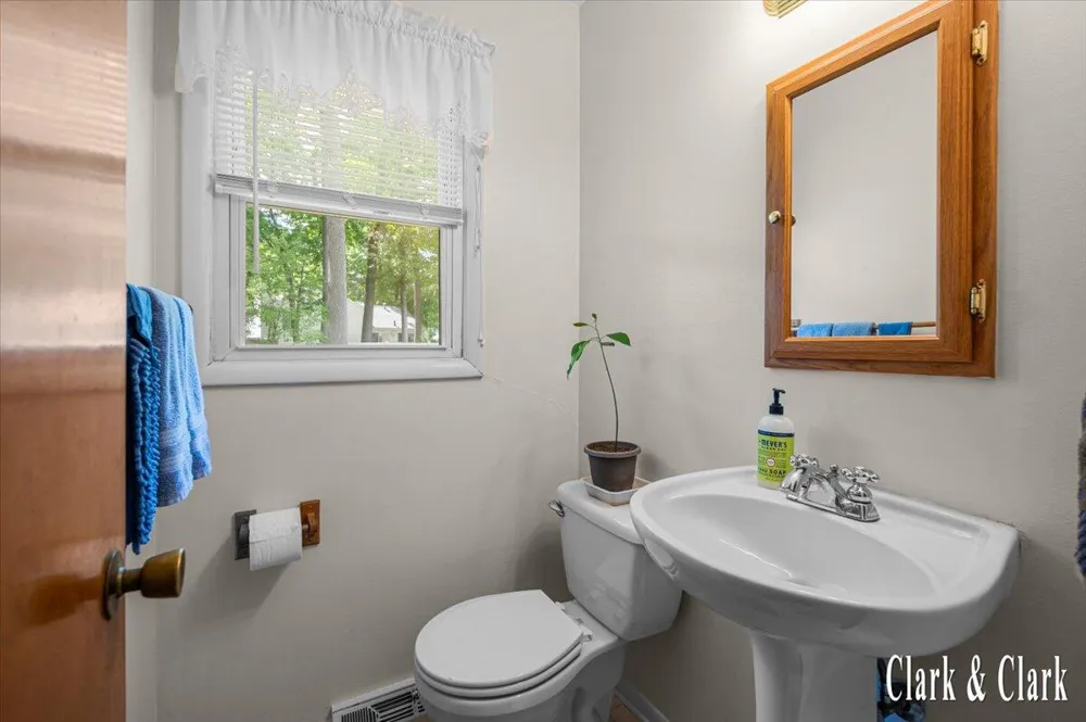 4747 Marshall Avenue SE Kentwood City, MI 49508