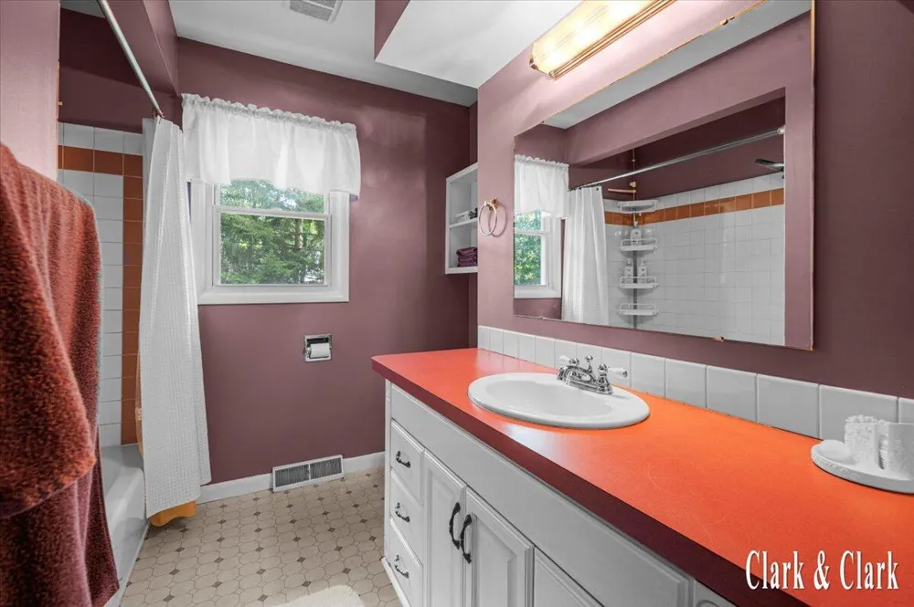 4747 Marshall Avenue SE Kentwood City, MI 49508
