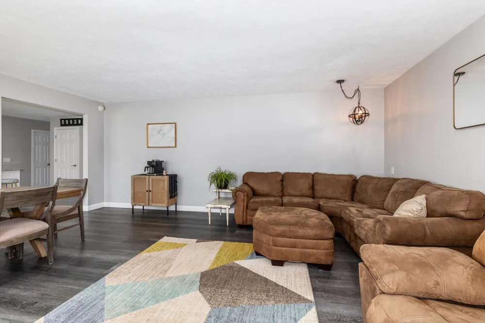 2576 Mapleview Street SE Kentwood City, MI 49508