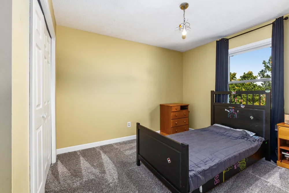 2576 Mapleview Street SE Kentwood City, MI 49508