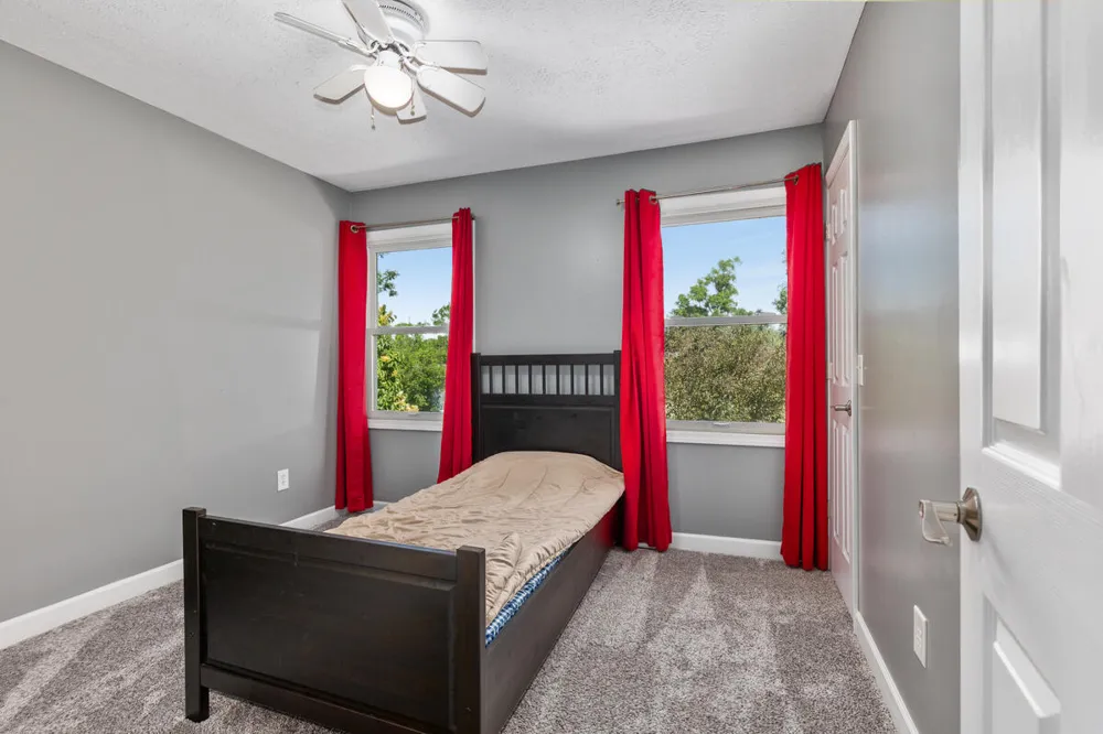 2576 Mapleview Street SE Kentwood City, MI 49508
