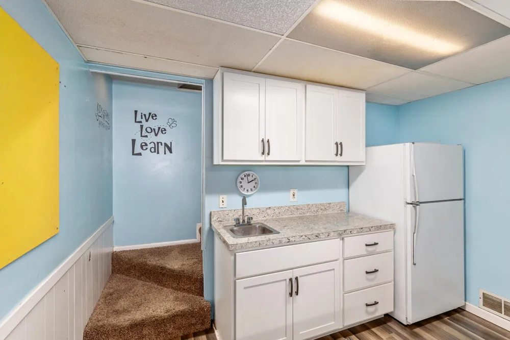 2576 Mapleview Street SE Kentwood City, MI 49508