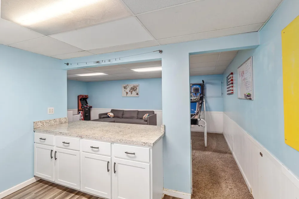 2576 Mapleview Street SE Kentwood City, MI 49508