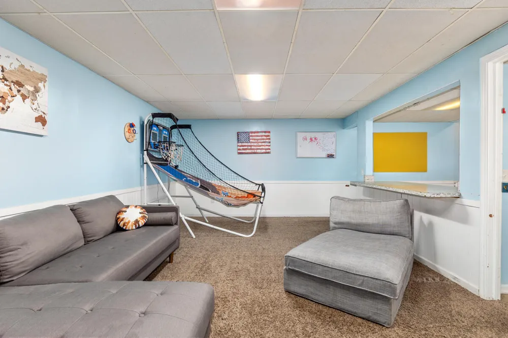 2576 Mapleview Street SE Kentwood City, MI 49508