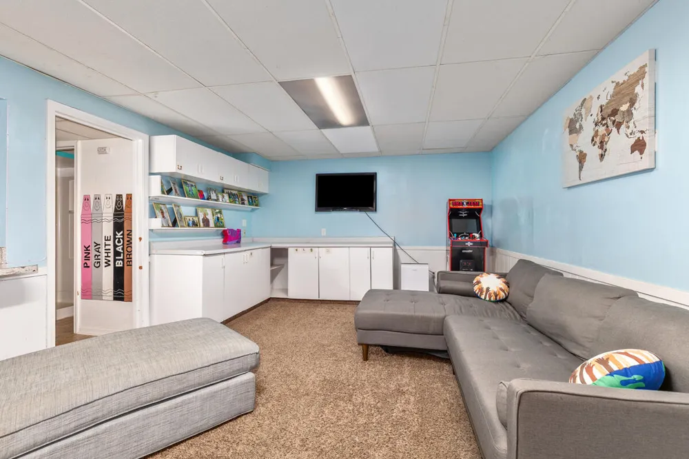 2576 Mapleview Street SE Kentwood City, MI 49508