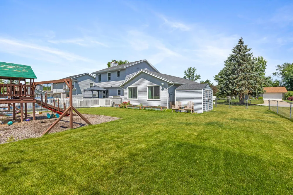 2576 Mapleview Street SE Kentwood City, MI 49508