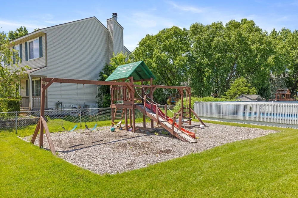 2576 Mapleview Street SE Kentwood City, MI 49508