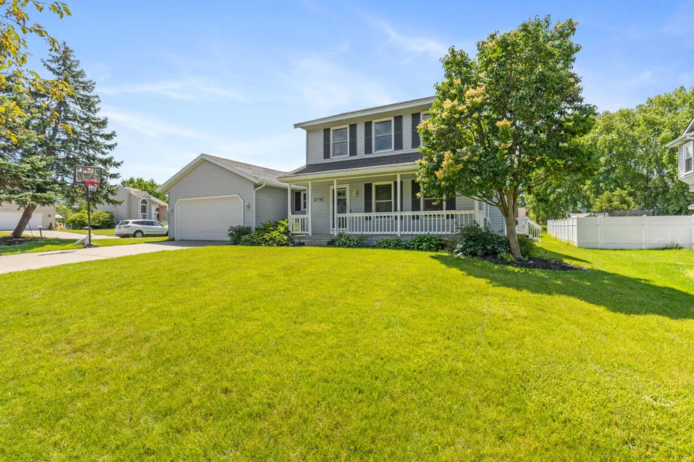 2576 Mapleview Street SE Kentwood City, MI 49508