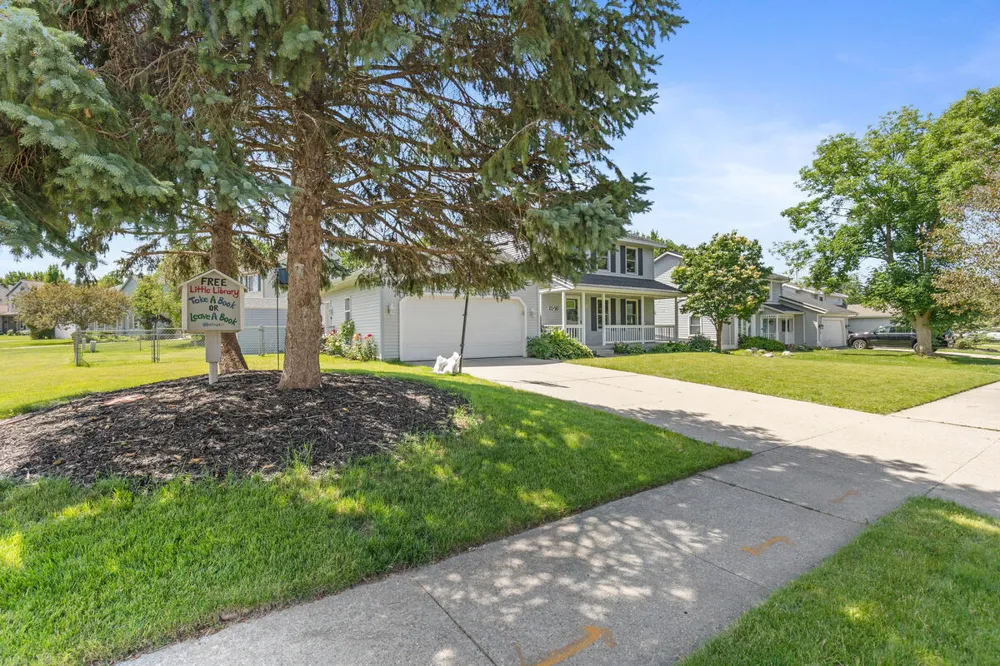 2576 Mapleview Street SE Kentwood City, MI 49508