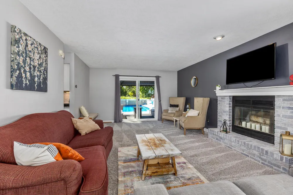 2576 Mapleview Street SE Kentwood City, MI 49508
