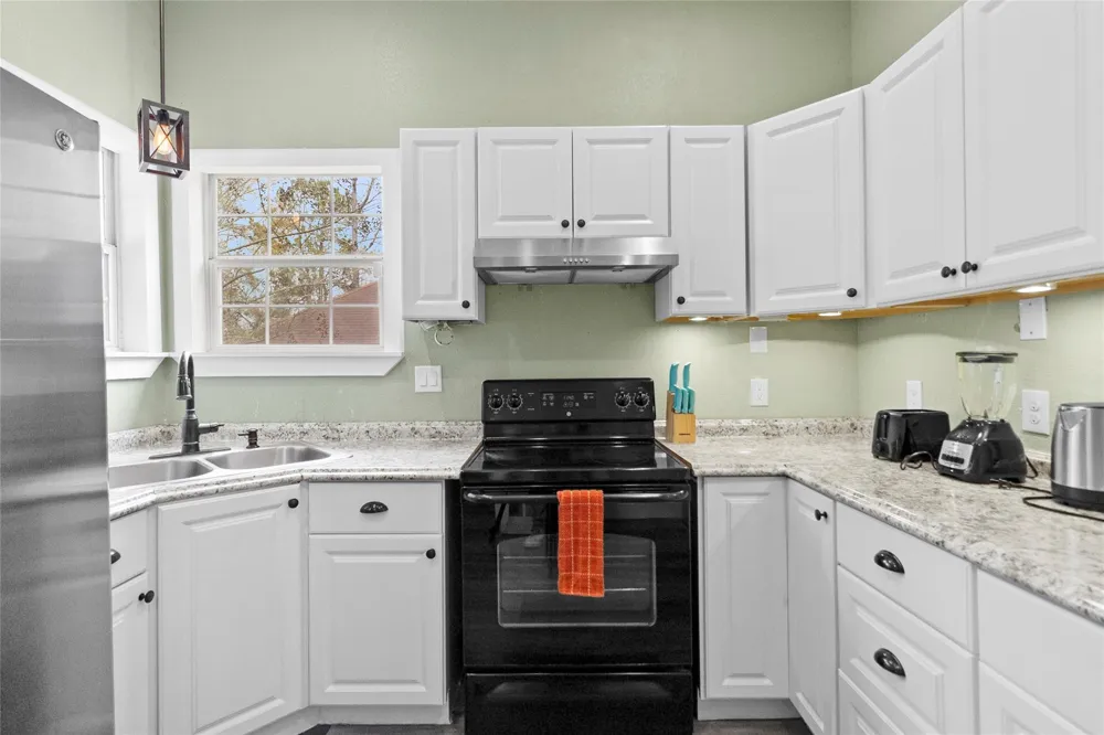 610 S Railroad Avenue Shepherd, TX 77371