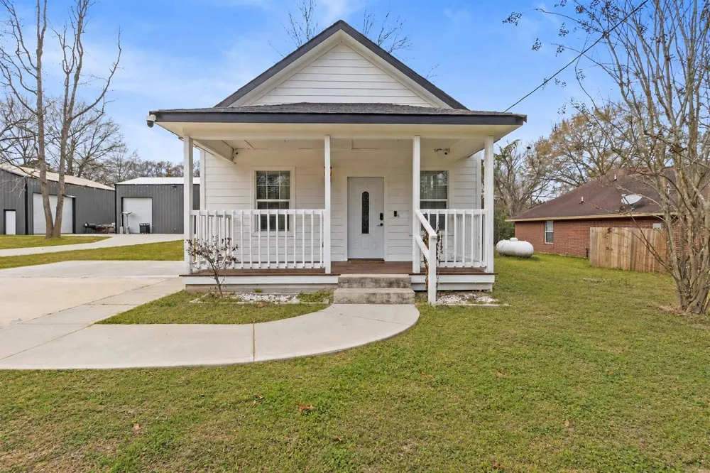610 S Railroad Avenue Shepherd, TX 77371