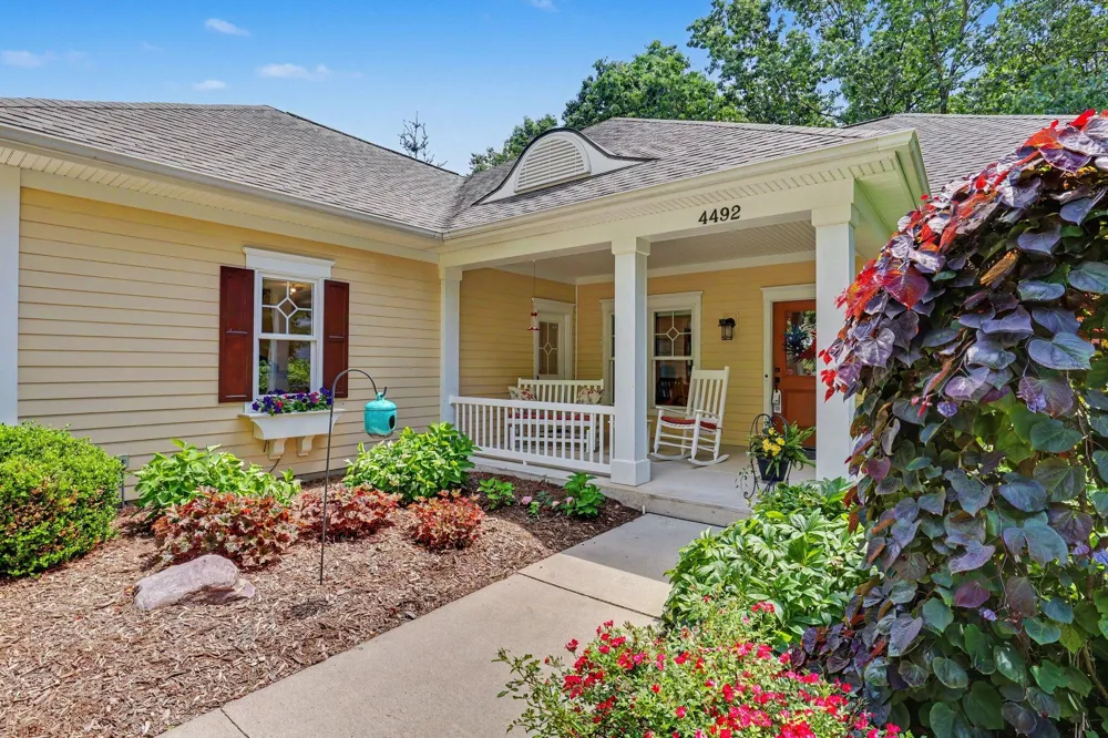 4492 Oak Arbor Drive NE Grand Rapids, MI 49525