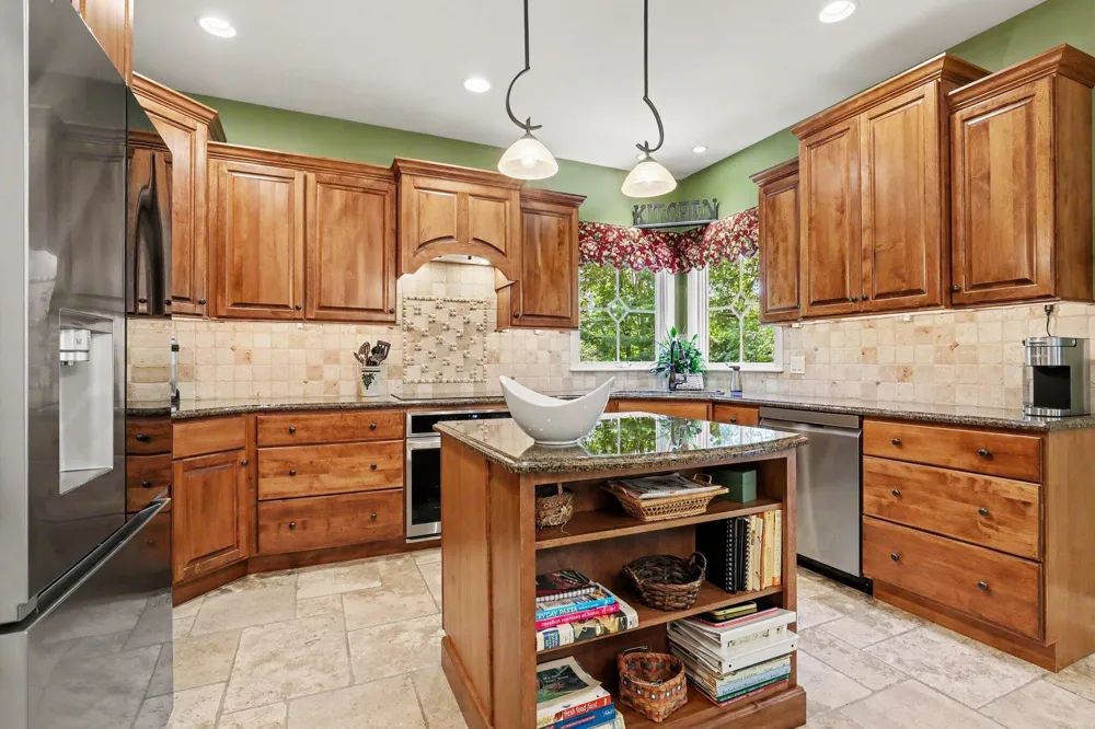 4492 Oak Arbor Drive NE Grand Rapids, MI 49525
