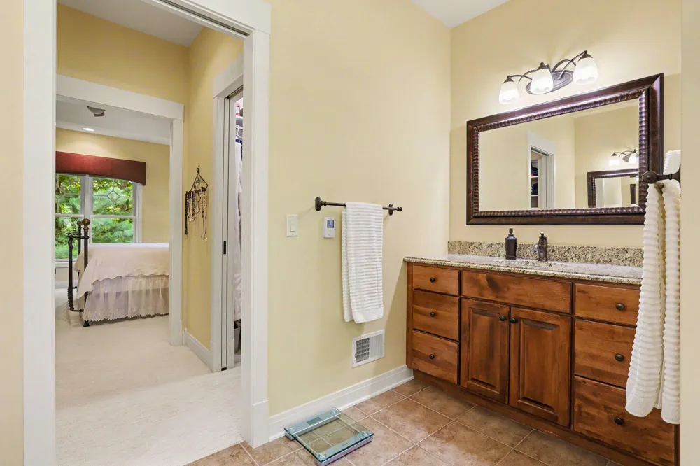 4492 Oak Arbor Drive NE Grand Rapids, MI 49525