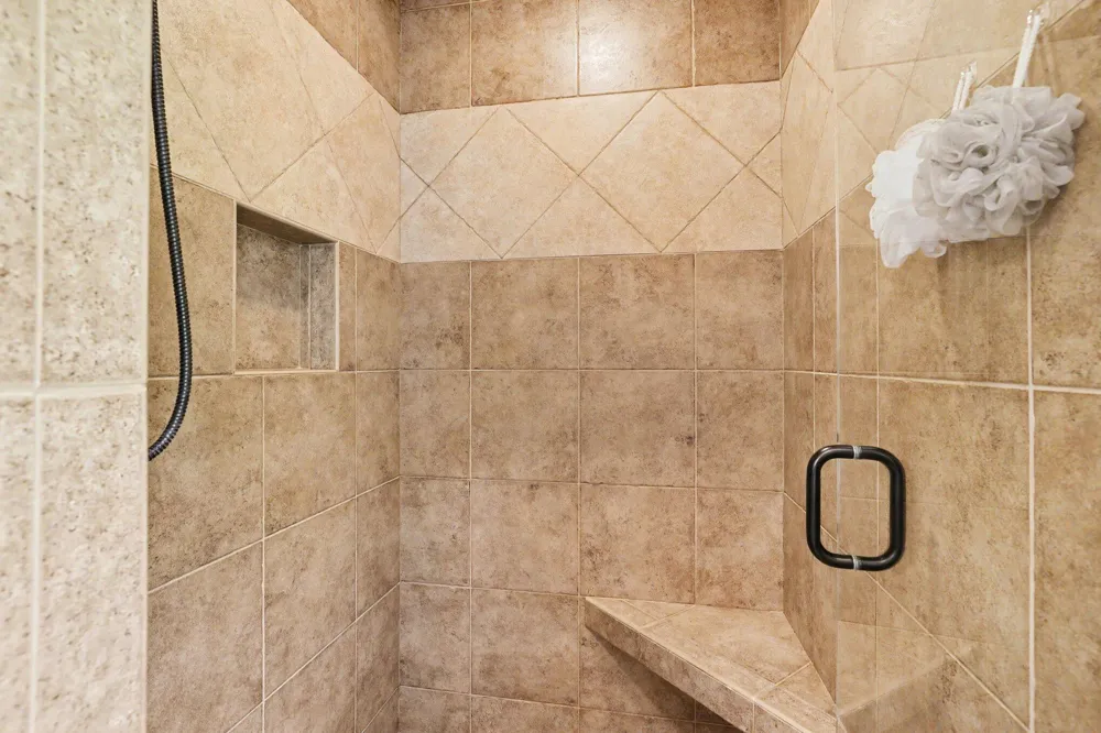 4492 Oak Arbor Drive NE Grand Rapids, MI 49525