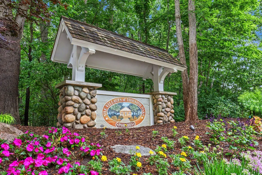 4492 Oak Arbor Drive NE Grand Rapids, MI 49525