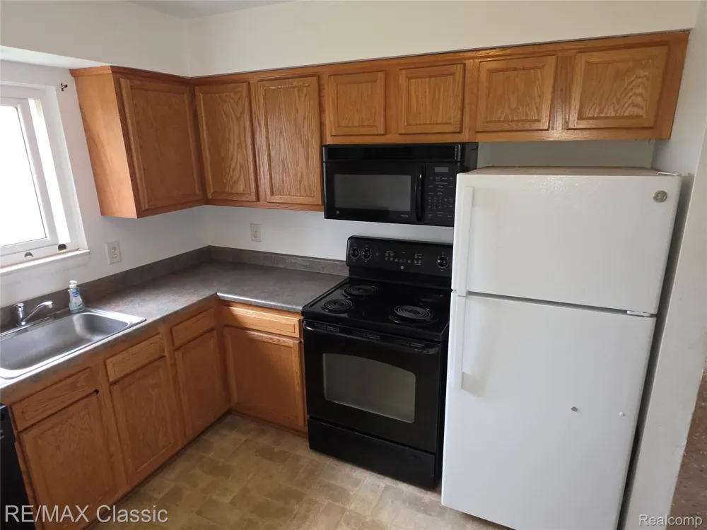 1101 Tienken Court #206 Rochester Hills City, MI 48306
