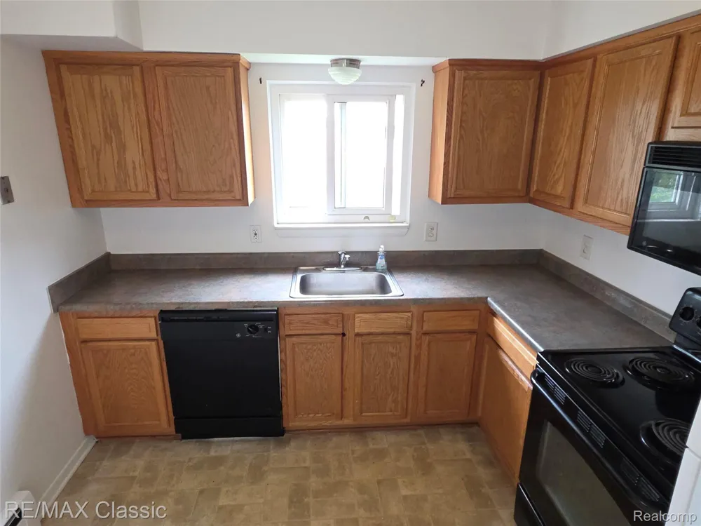1101 Tienken Court #206 Rochester Hills City, MI 48306